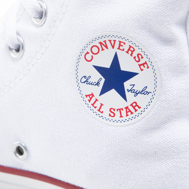 Converse logó a cipőn
