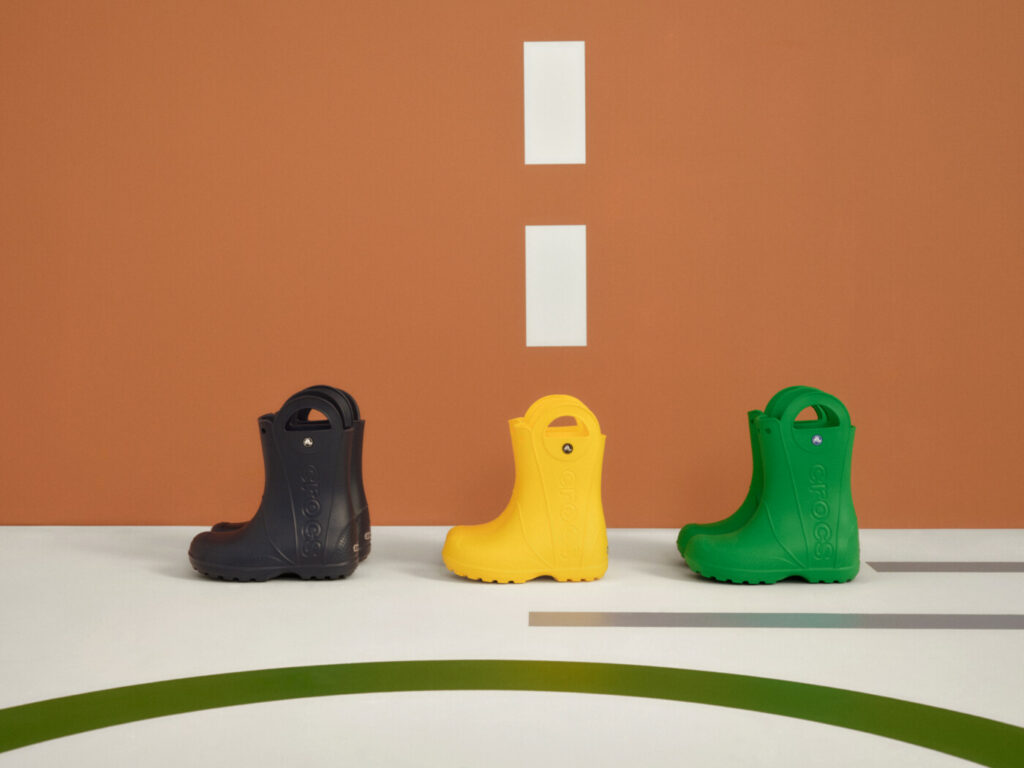 Különböző színű Crocs gyerek gumicsizmák: fekete, sárga, zöld