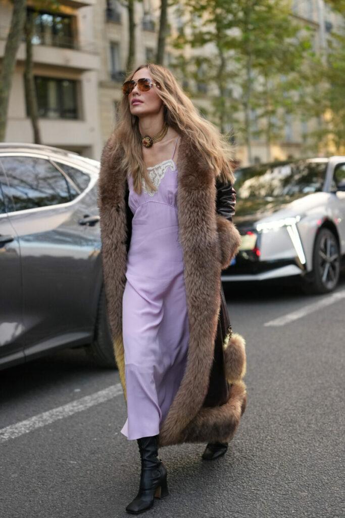 fekete női csizma négyzetes orral ruhákhoz